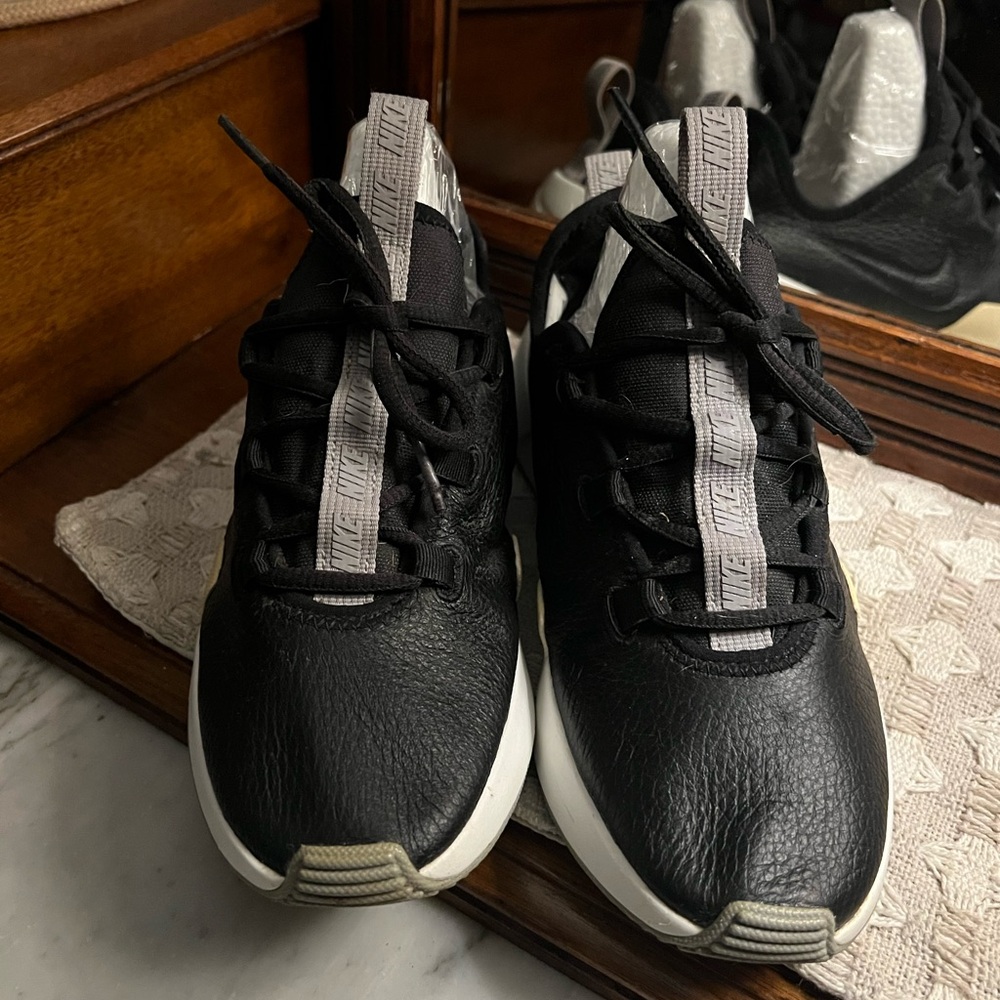 NIKE Classic Ashin‎ Modern Low Top Leather Sneakers Black White Women's Size 6.5 - Picture 2 of 6